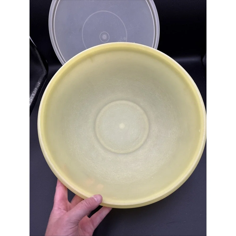 Tupperware light yellow